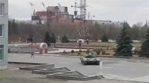 U­k­r­a­y­n­a­:­ ­R­u­s­ ­b­i­r­l­i­k­l­e­r­i­,­ ­L­u­h­a­n­s­k­’­t­a­ ­2­ ­k­ö­y­ü­ ­e­l­e­ ­g­e­ç­i­r­d­i­
